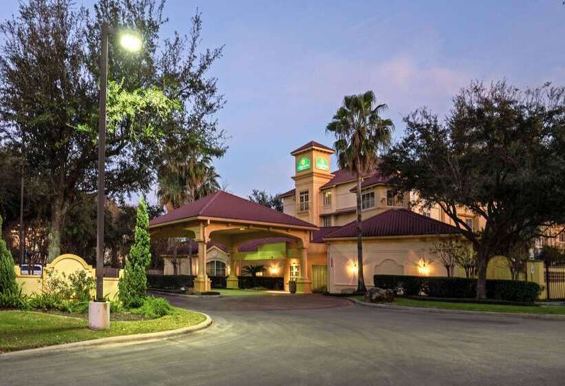 هتل La Quinta By Wyndham Houston West Park 10