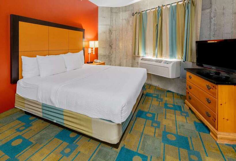 هتل La Quinta Inn & Suites By Wyndham Irvine Spectrum