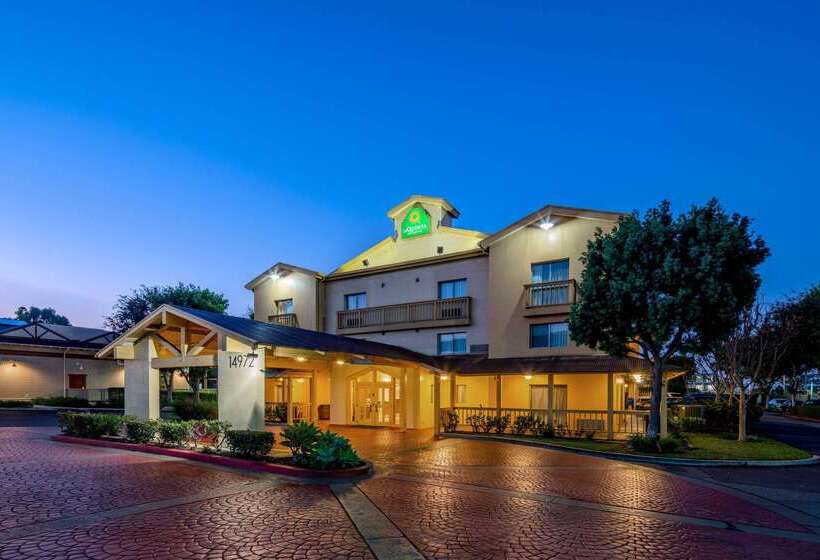 هتل La Quinta Inn & Suites By Wyndham Irvine Spectrum