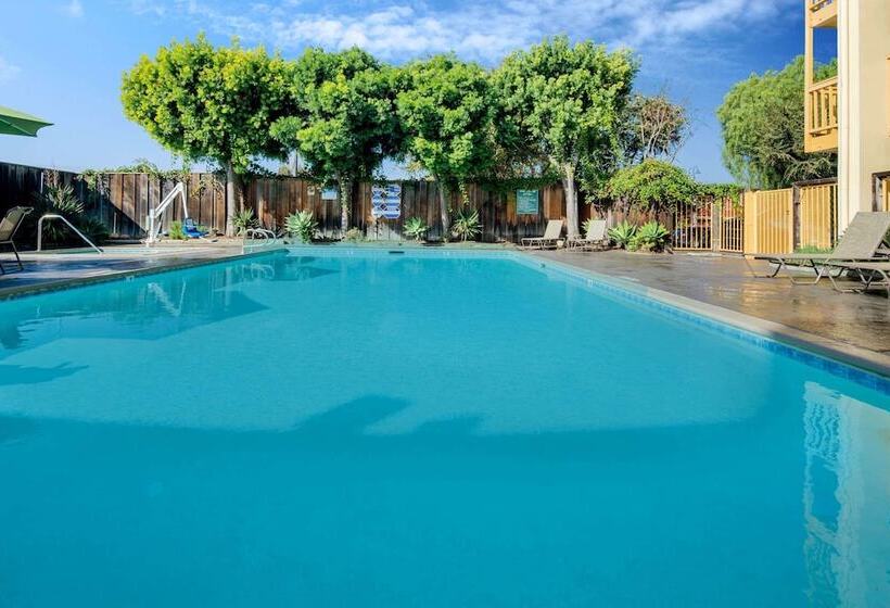 هتل La Quinta Inn & Suites By Wyndham Irvine Spectrum