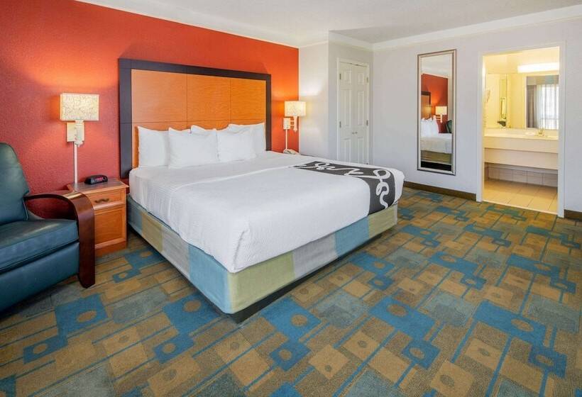 هتل La Quinta Inn & Suites By Wyndham Irvine Spectrum