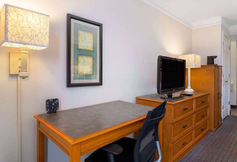 호텔 La Quinta Inn & Suites By Wyndham Kingsport Tricities Airport