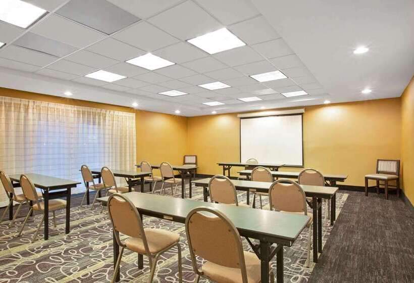 Fotos del hotel La Quinta By Wyndham Miami Airport West:  21