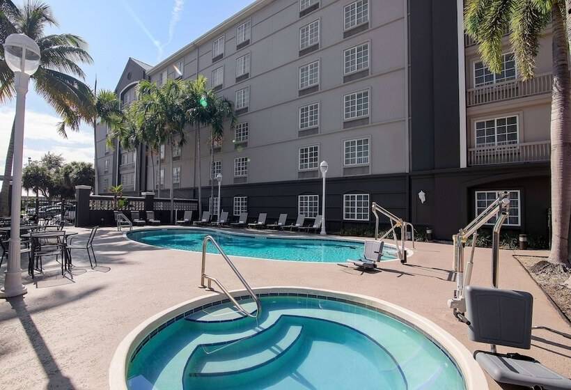 Fotos del hotel La Quinta By Wyndham Miami Airport West:  34