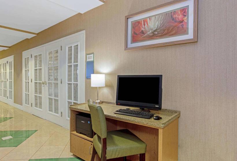 בית מלון כפרי La Quinta By Wyndham Orlando I Drive/conv Center