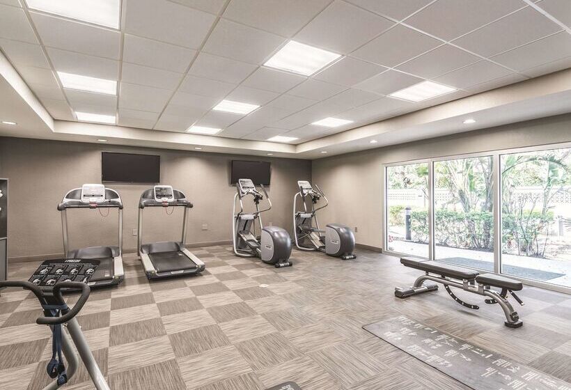 هتل La Quinta By Wyndham Orlando Lake Mary