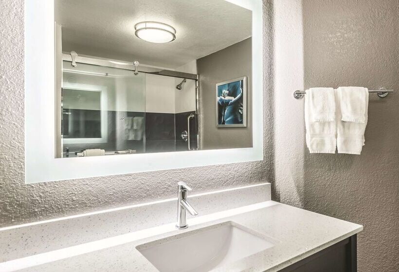 هتل La Quinta By Wyndham Orlando Lake Mary