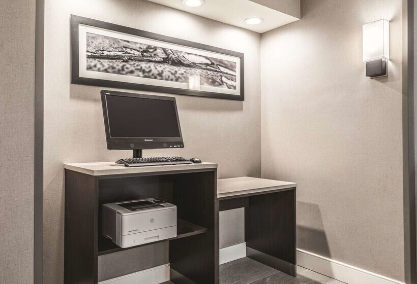 هتل La Quinta By Wyndham Orlando Lake Mary