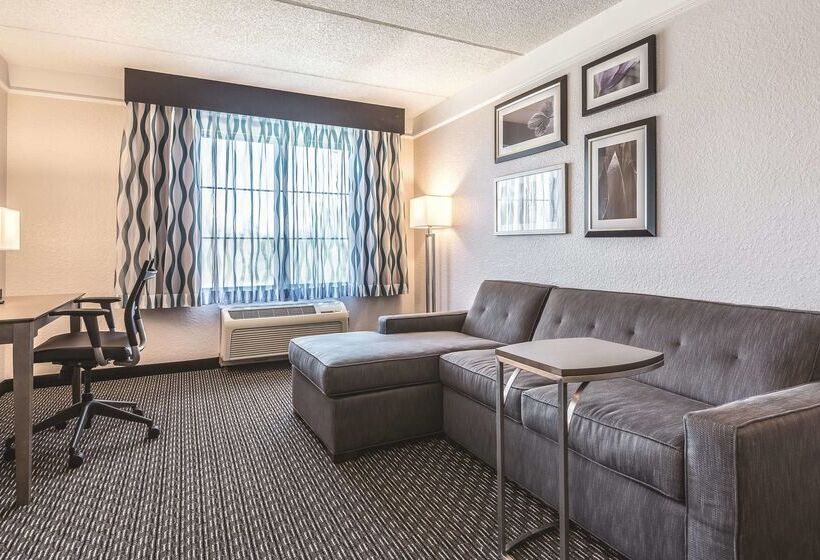 هتل La Quinta By Wyndham Orlando Lake Mary