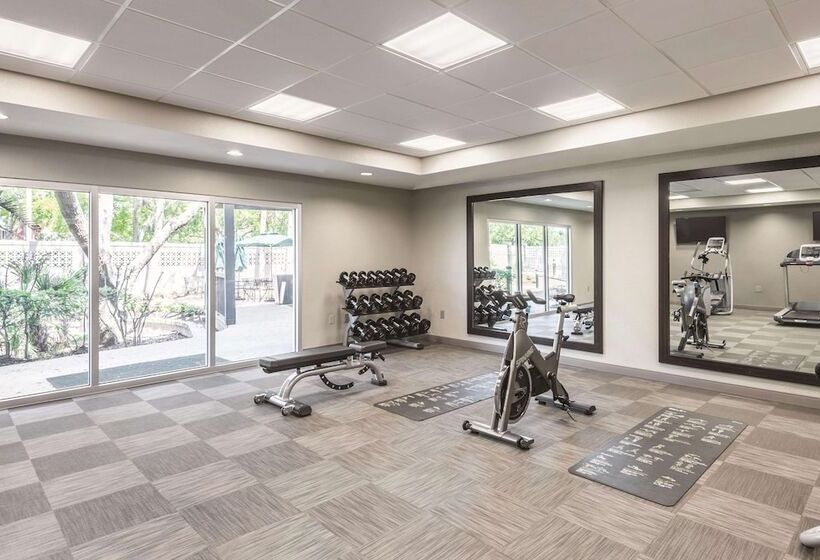هتل La Quinta By Wyndham Orlando Lake Mary