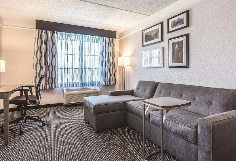 هتل La Quinta By Wyndham Orlando Lake Mary