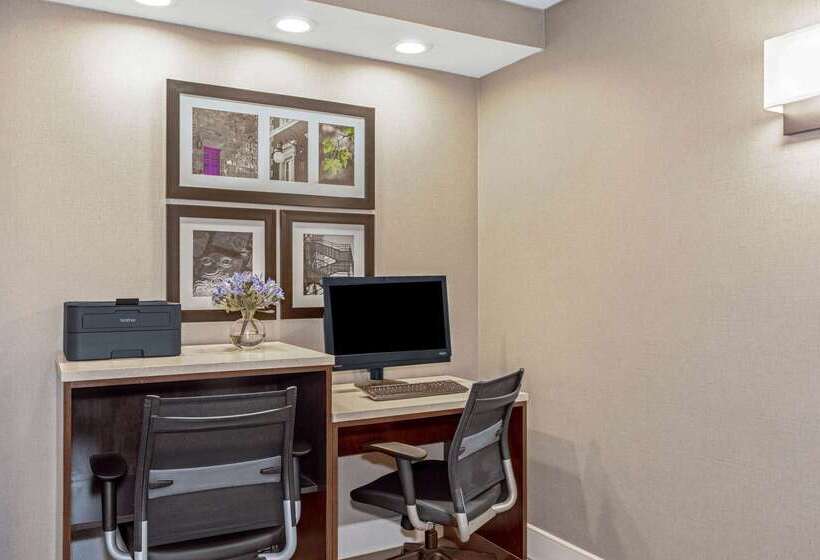 هتل La Quinta Inn & Suites By Wyndham Panama City