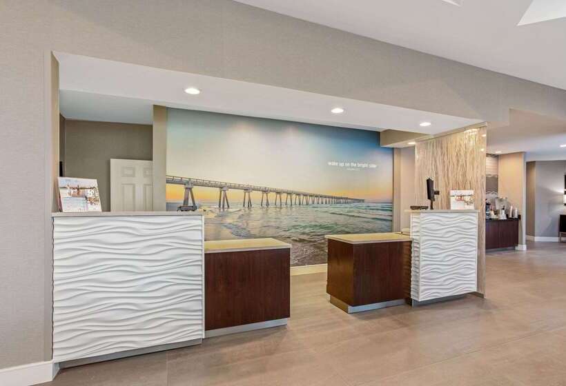 هتل La Quinta Inn & Suites By Wyndham Panama City