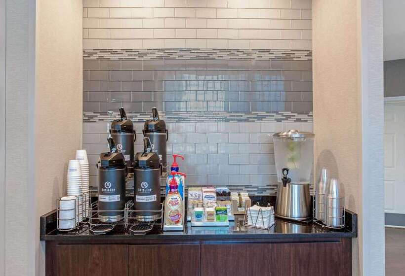 هتل La Quinta Inn & Suites By Wyndham Panama City