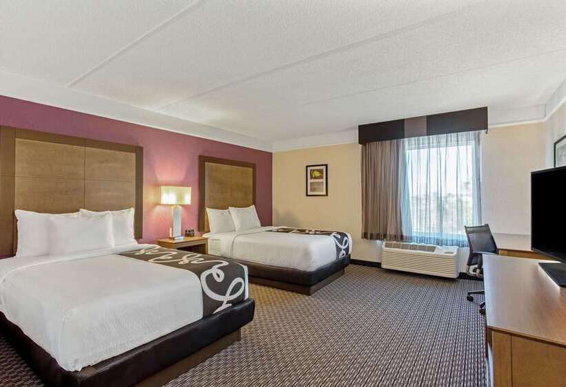 هتل La Quinta Inn & Suites By Wyndham Panama City