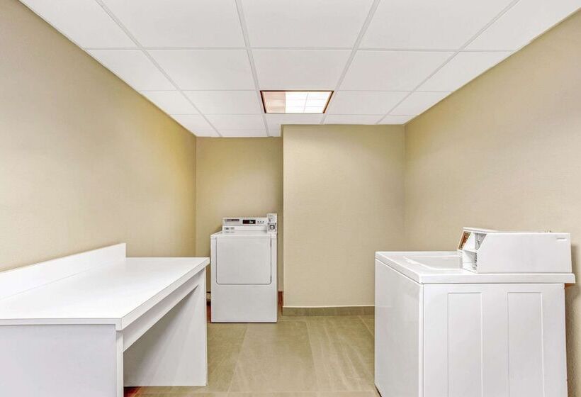 هتل La Quinta Inn & Suites By Wyndham Panama City