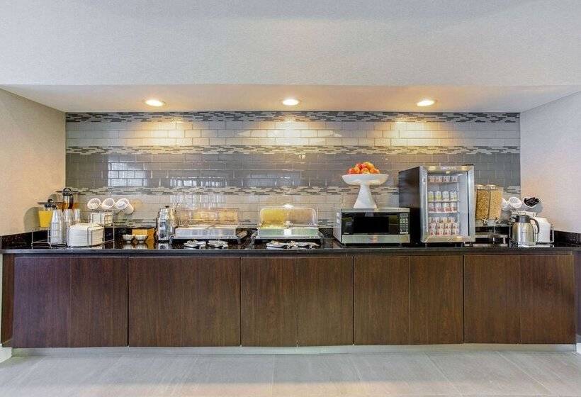 هتل La Quinta Inn & Suites By Wyndham Panama City