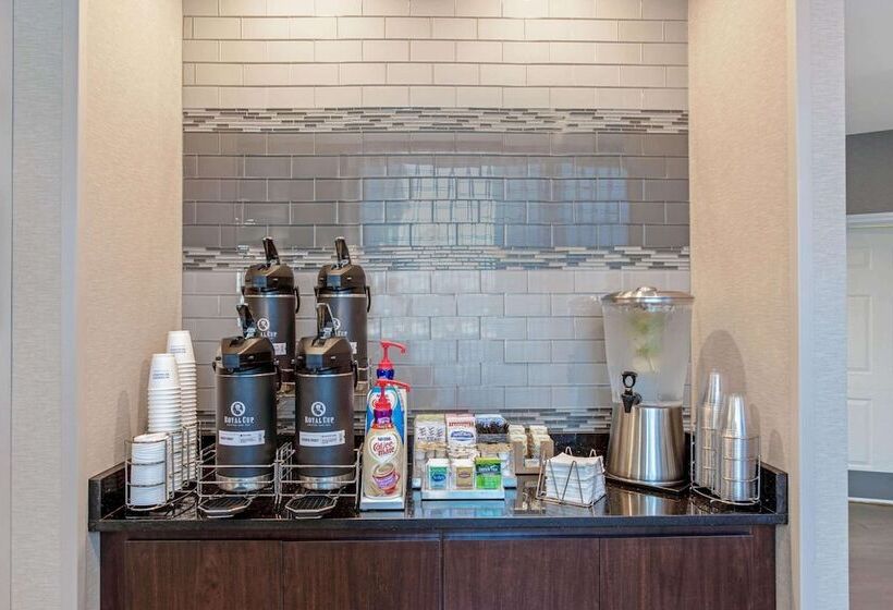 هتل La Quinta Inn & Suites By Wyndham Panama City