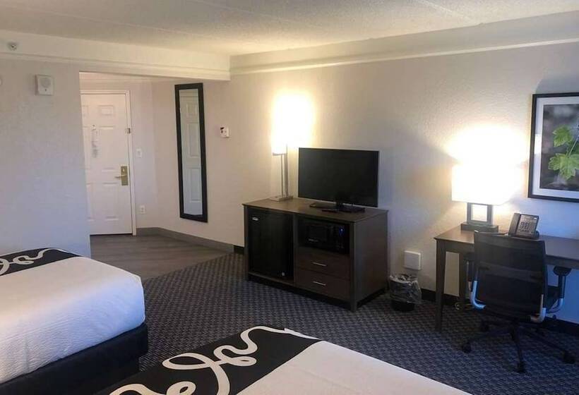 هتل La Quinta Inn & Suites By Wyndham Panama City