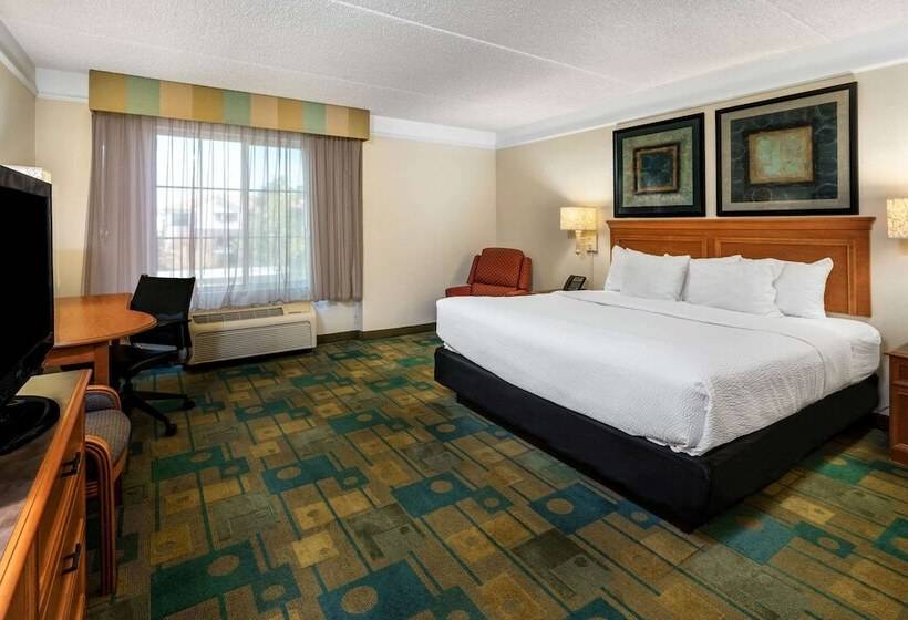 هتل La Quinta By Wyndham Phoenix West Peoria