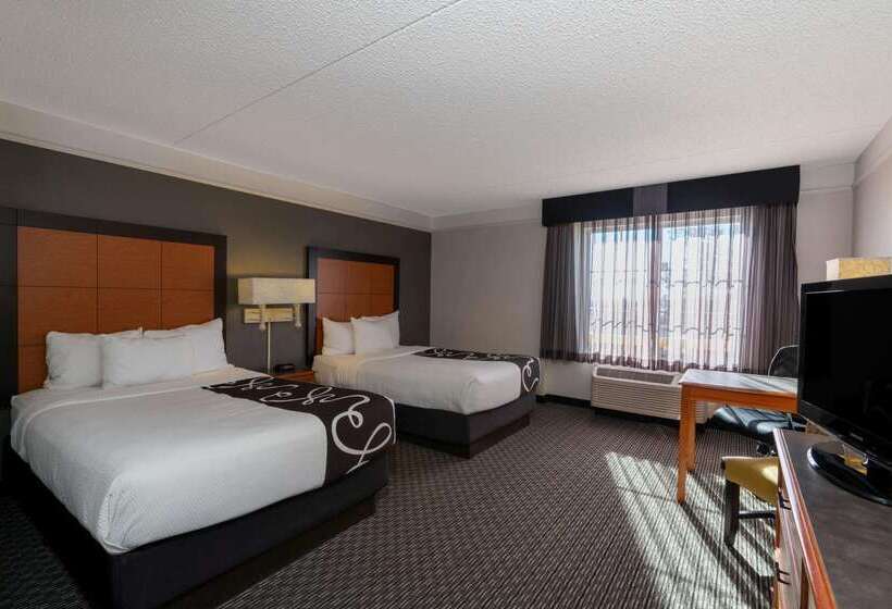 هتل La Quinta By Wyndham Pueblo