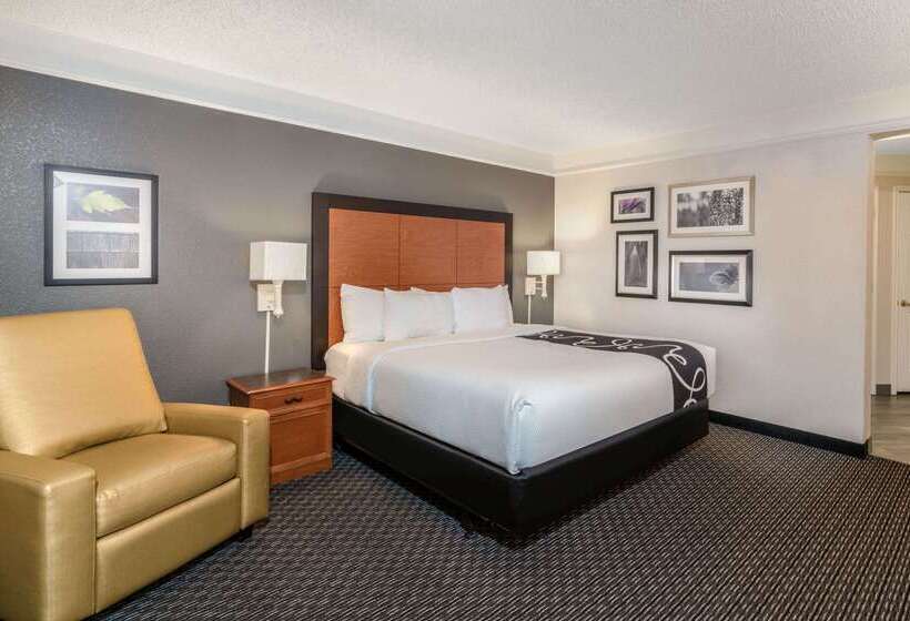 هتل La Quinta By Wyndham Pueblo