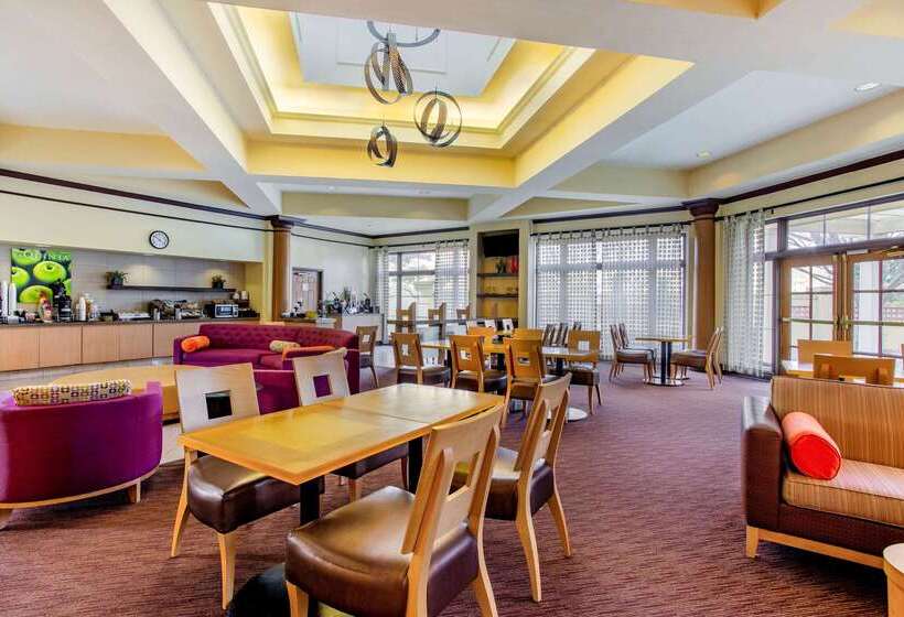 هتل La Quinta By Wyndham Raleigh/durham Southpoint