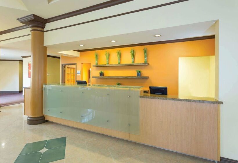 هتل La Quinta By Wyndham Raleigh/durham Southpoint