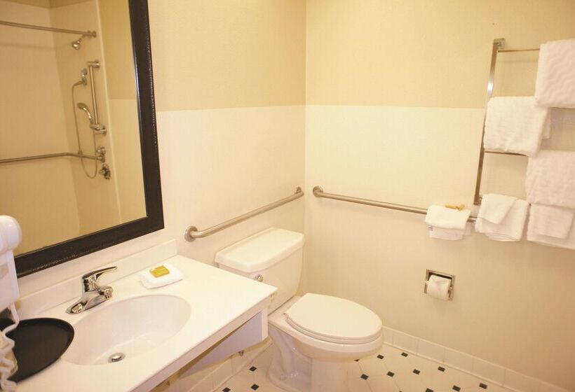 هتل La Quinta By Wyndham Raleigh/durham Southpoint