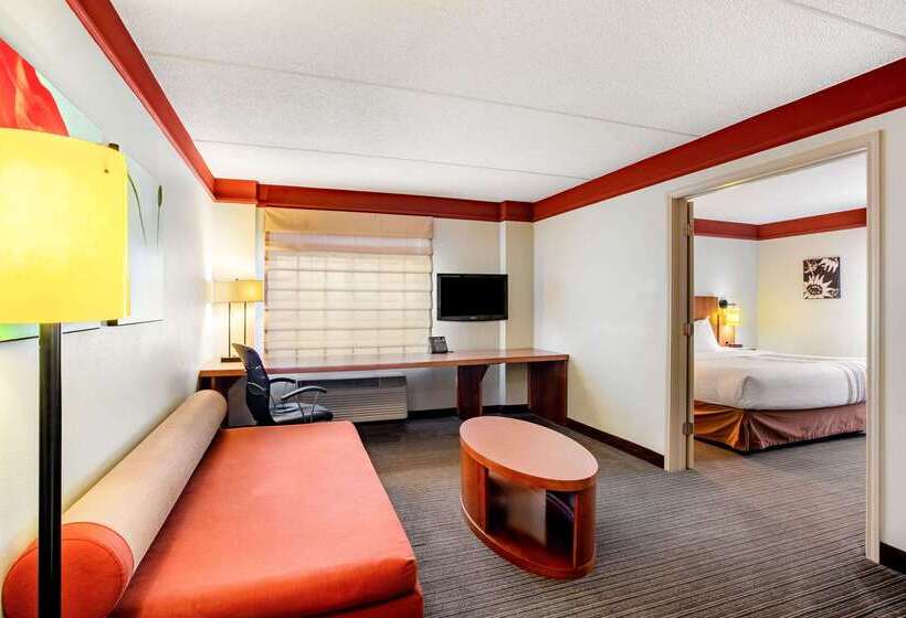 هتل La Quinta Inn & Suites By Wyndham Raleigh/durham Southpoint