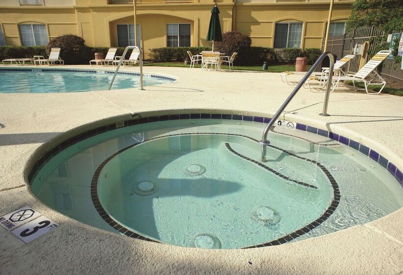 هتل La Quinta By Wyndham Raleigh/durham Southpoint