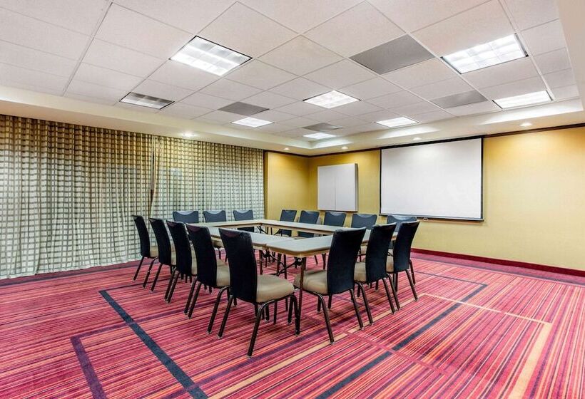 هتل La Quinta By Wyndham Raleigh/durham Southpoint