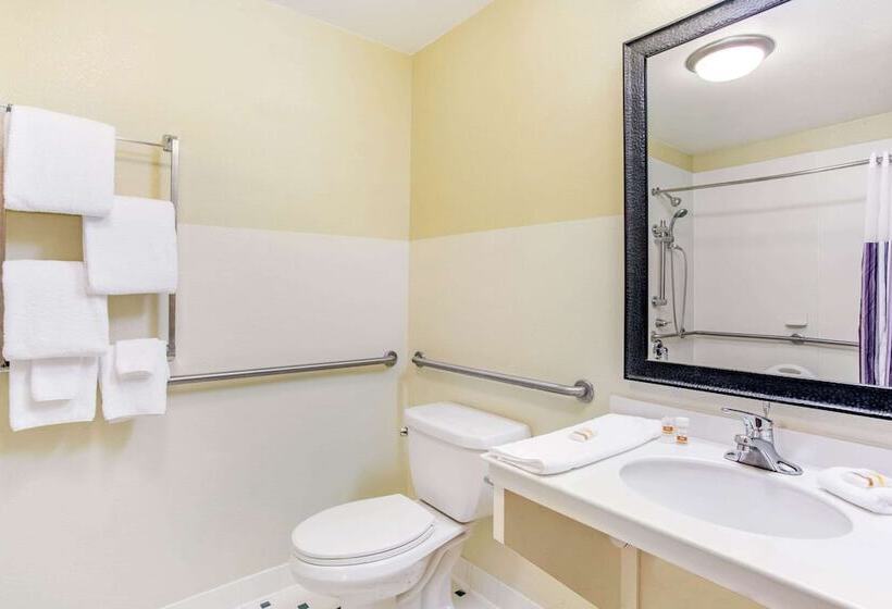 هتل La Quinta By Wyndham Raleigh/durham Southpoint
