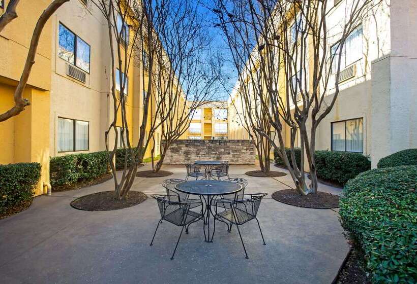 Отель La Quinta By Wyndham Round Rock North