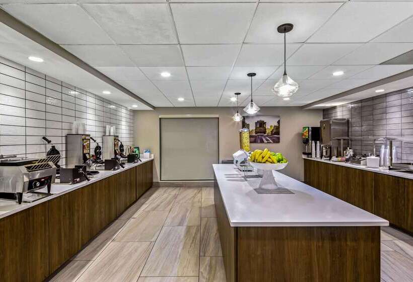 هتل La Quinta By Wyndham San Francisco Airport North   Free Airport Shuttle