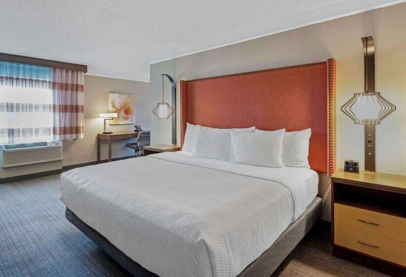 هتل La Quinta By Wyndham San Francisco Airport North   Free Airport Shuttle