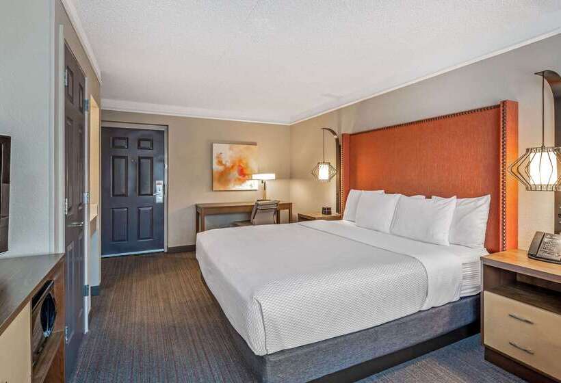 هتل La Quinta By Wyndham San Francisco Airport North   Free Airport Shuttle
