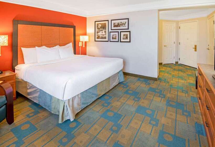 هتل La Quinta By Wyndham Sherman