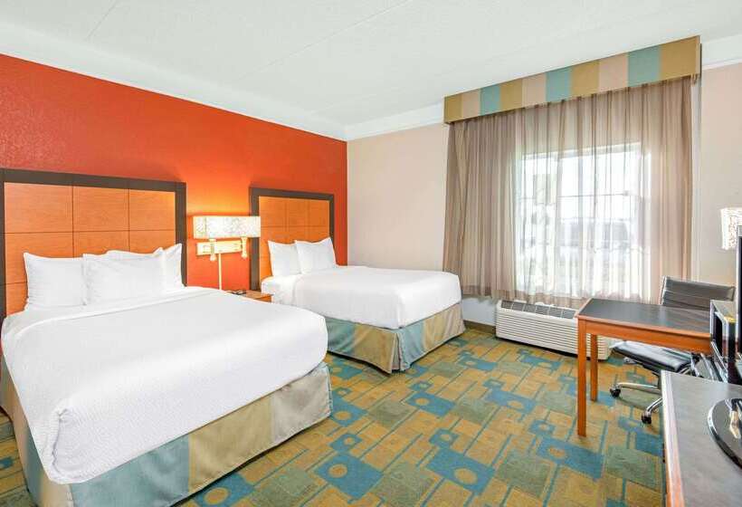 هتل La Quinta By Wyndham Sherman