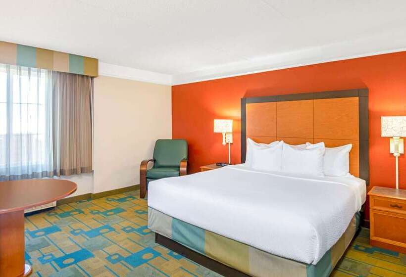 هتل La Quinta By Wyndham Sherman