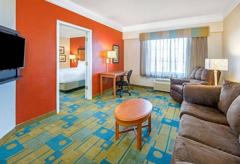 هتل La Quinta By Wyndham Sherman