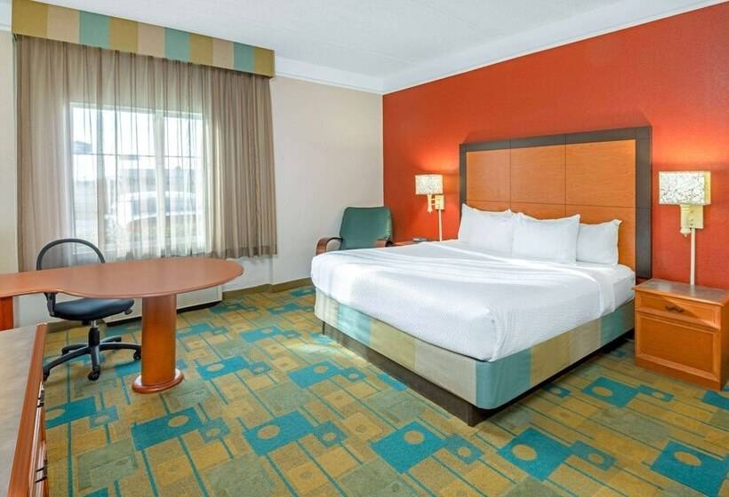 هتل La Quinta By Wyndham Sherman