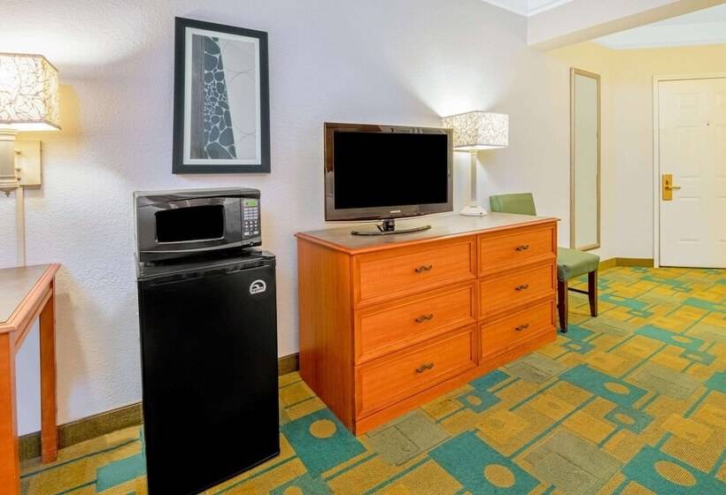 هتل La Quinta By Wyndham Sherman