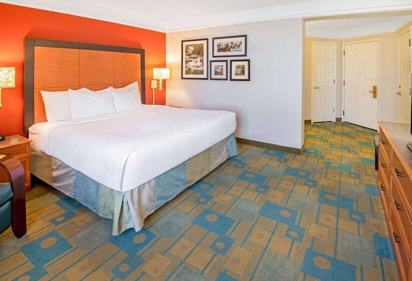 هتل La Quinta By Wyndham Sherman