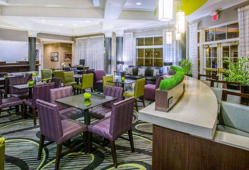 هتل La Quinta By Wyndham St. Louis Westport