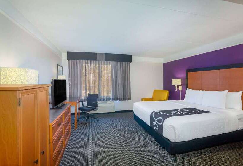 هتل La Quinta By Wyndham St. Louis Westport