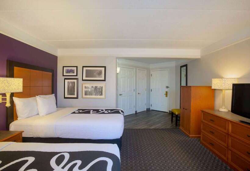 هتل La Quinta By Wyndham St. Louis Westport