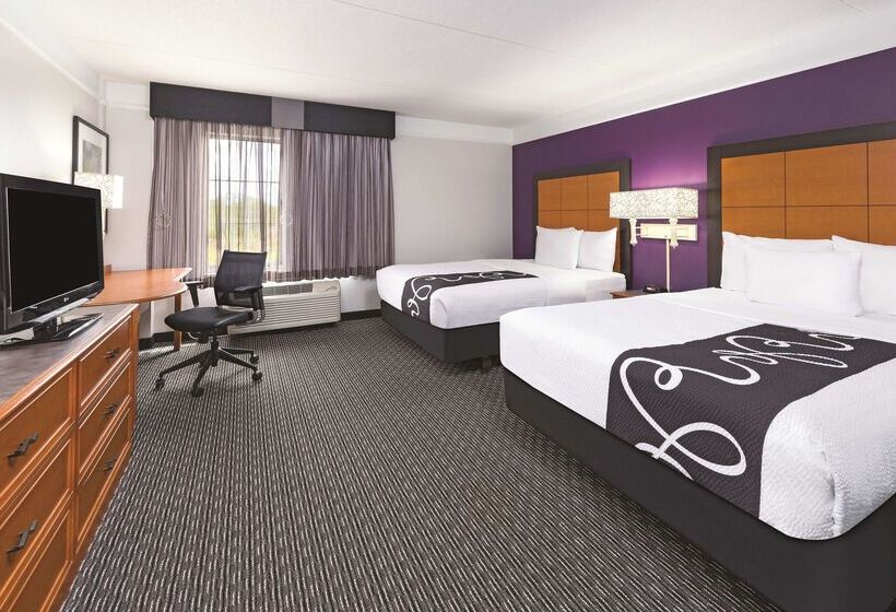 هتل La Quinta By Wyndham St. Louis Westport