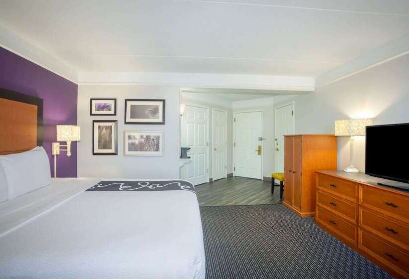 هتل La Quinta By Wyndham St. Louis Westport