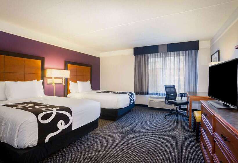 هتل La Quinta By Wyndham St. Louis Westport